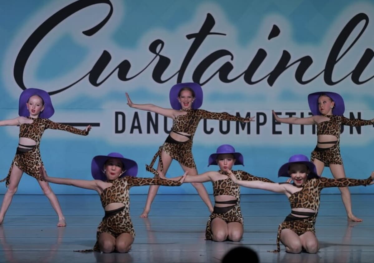 Curtainline Dance