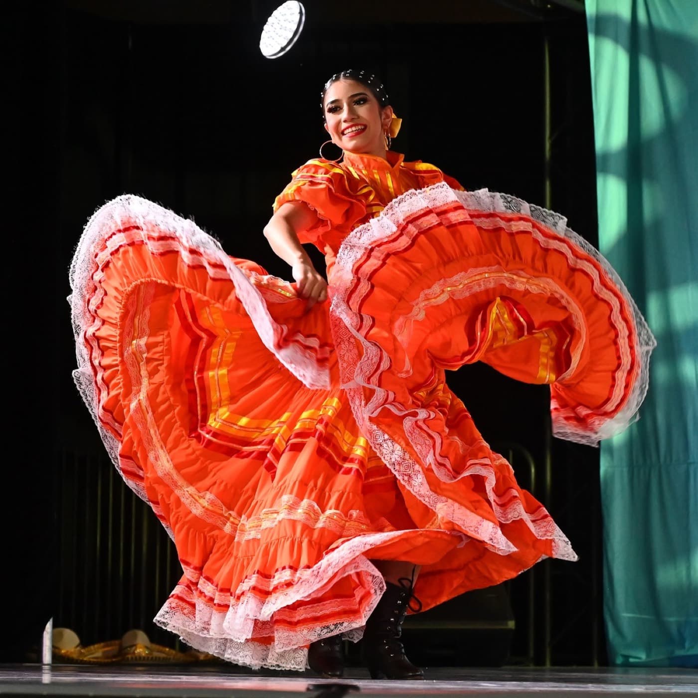 Curtainline Dance, image 4