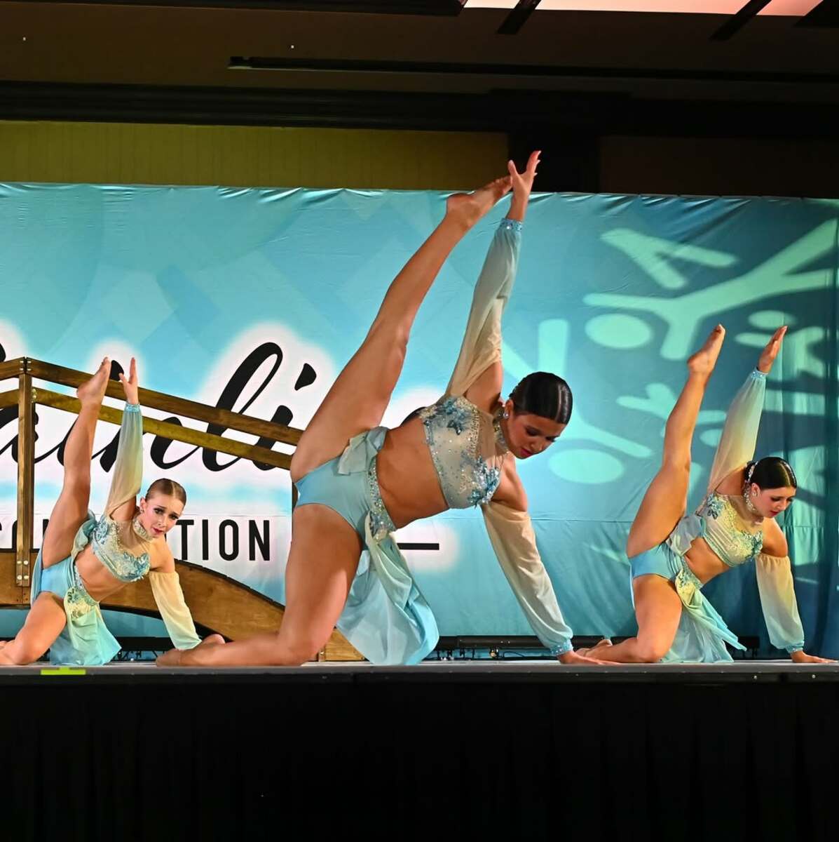 Curtainline Dance, image 5